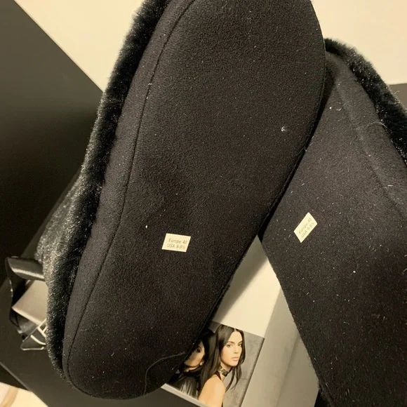 Slippers - Picture 8 of 8